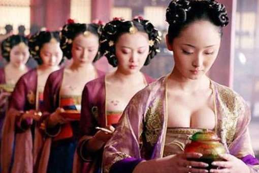 唐朝女人为什么都喜欢坦胸露乳