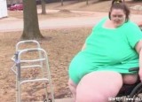 世界上最胖的人有多重，美国苏珊娜埃曼竟重1.8吨宛如大象