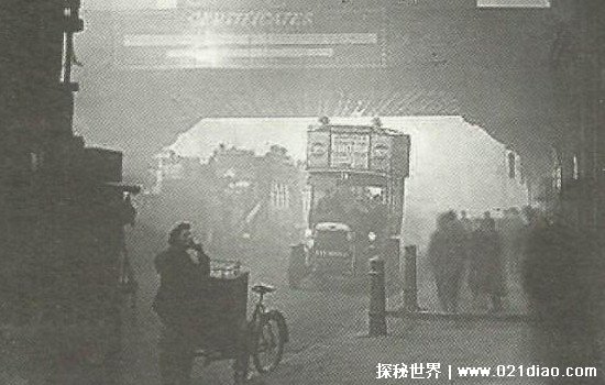 1952年伦敦烟雾事件的主要污染物是，二氧化硫(一万多人死亡)